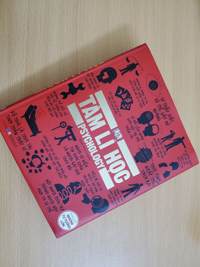 Hiểu về lịch sử các thuyết tâm lý học và từ đó nhận thức được tâm lý của bản thân cũng như mọi người xung quanh. Cuốn sách trình bày logic với những hình ảnh sinh động giúp dễ hiểu hơn. Ai cũng nên đọc chứ không cứ phải là người nghiên cứu tâm lý.
Trong sách sử dụng một số từ chuyên ngành nên đây không phải là cuốn sách dễ đọc. Cần sự kiên trì và tinh thần lẫn kiến thức về khoa học nhất định.
Chú ý khi đọc đừng phán xét các thuyết tâm lý vì nó sẽ làm mạch logic trở nên rời rạc do chúng ta đang so sánh ý kiến chủ quan liên tục chứ không tập chung vào quá trình phát triển và suy ngẫm về nó. 
" Sẽ không nhìn được toàn cảnh khi nhìn qua ống nhòm ".