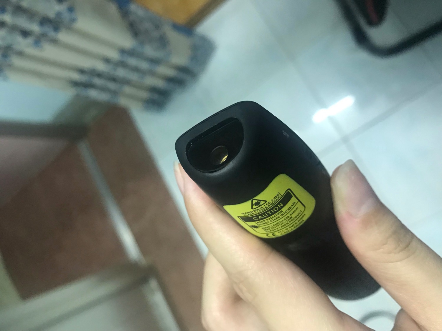 Việc này đã phản ánh với Tiki nhưng chưa được giải quyết ngày 3/4 tới nay, sản phẩm hàng bán không phải hàng chính hãng, hàng nhái. 

Đơn vị cung cấp hàng cho tiki quá tệ. 

Liên hệ *** khi Tiki nhận được phản hồi.