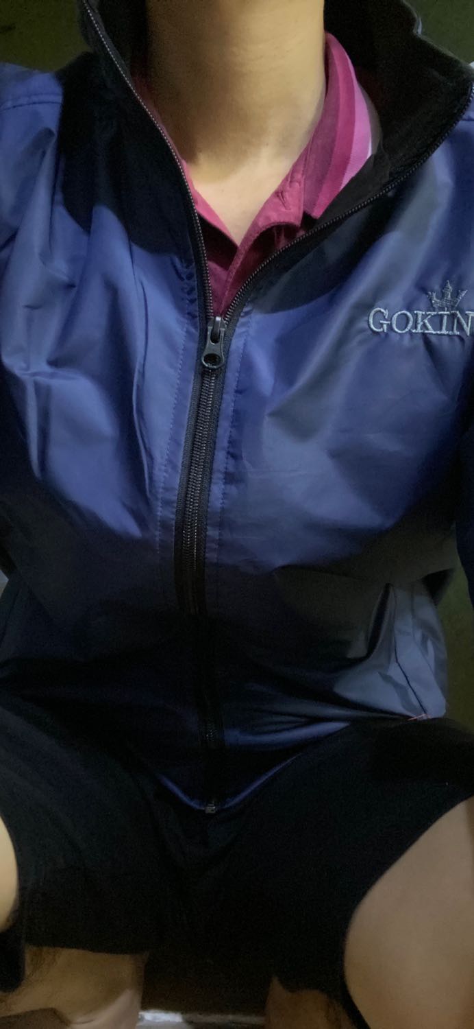 Ban đầu tưởng mỏng chán lắm, nhưng mặc vào thấy mua xứng đáng. Khá là tin tưởng về chất liệu áo, mặc thu đông thì quá ổn