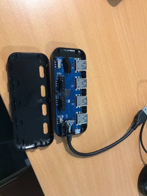 Thất vọng tràn trề luôn
Nhận hàng mới mở ra thì các chi tiết rời ra hết cả. Sản phẩm không có tí gì chắc chắn.
Sẽ yêu cầu trả hàng và hoàn tiền.
Lâu lâu mua hàng Tiki mới bị thất vọng thế này