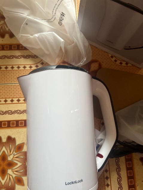 Giao hàng tuy nhanh nhưng sản phẩm đến tay người tiêu dùng lại bị vỡ và không còn nguyên vẹn. Hàng dễ vỡ nhưng lại đóng gói rất sơ sài. Yêu cầu trả hàng thì xử lý chậm. Chả hiểu Tiki làm ăn kiểu gì