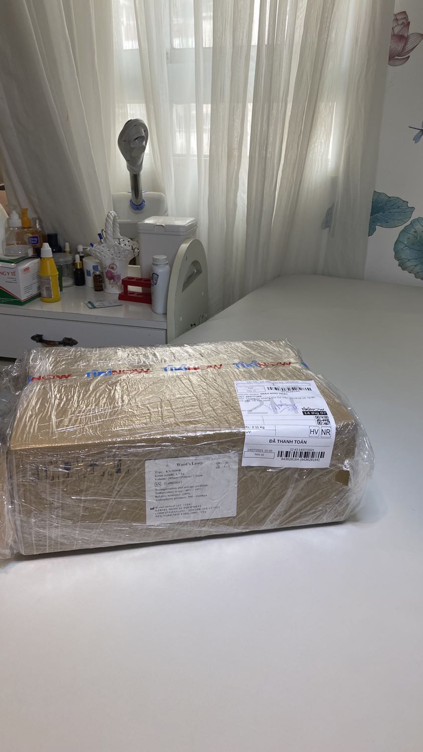 Công nhận tikinow Giao hàng quá nhanh.
Đóng gói cẩn thận, sản phẩm đẹp cầm chắc tay, thích nhất là cái hộp xách gọn nhẹ. Xuất xứ thương hiệu Mỹ có FDA mà giá lại rẻ. Nhà phân phối hướng dẫn sử dụng nhiệt tình dễ hiểu. Sẽ giới thiệu cho bạn và tiếp tục ủng hộ Shop. Trong thời gian sử dụng sẽ đánh giá uy tín bảo hành của shop.