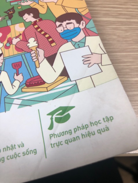 sách bị nhàu cũ nhiều vết bẩn, sách có mùi dầu gió? bad