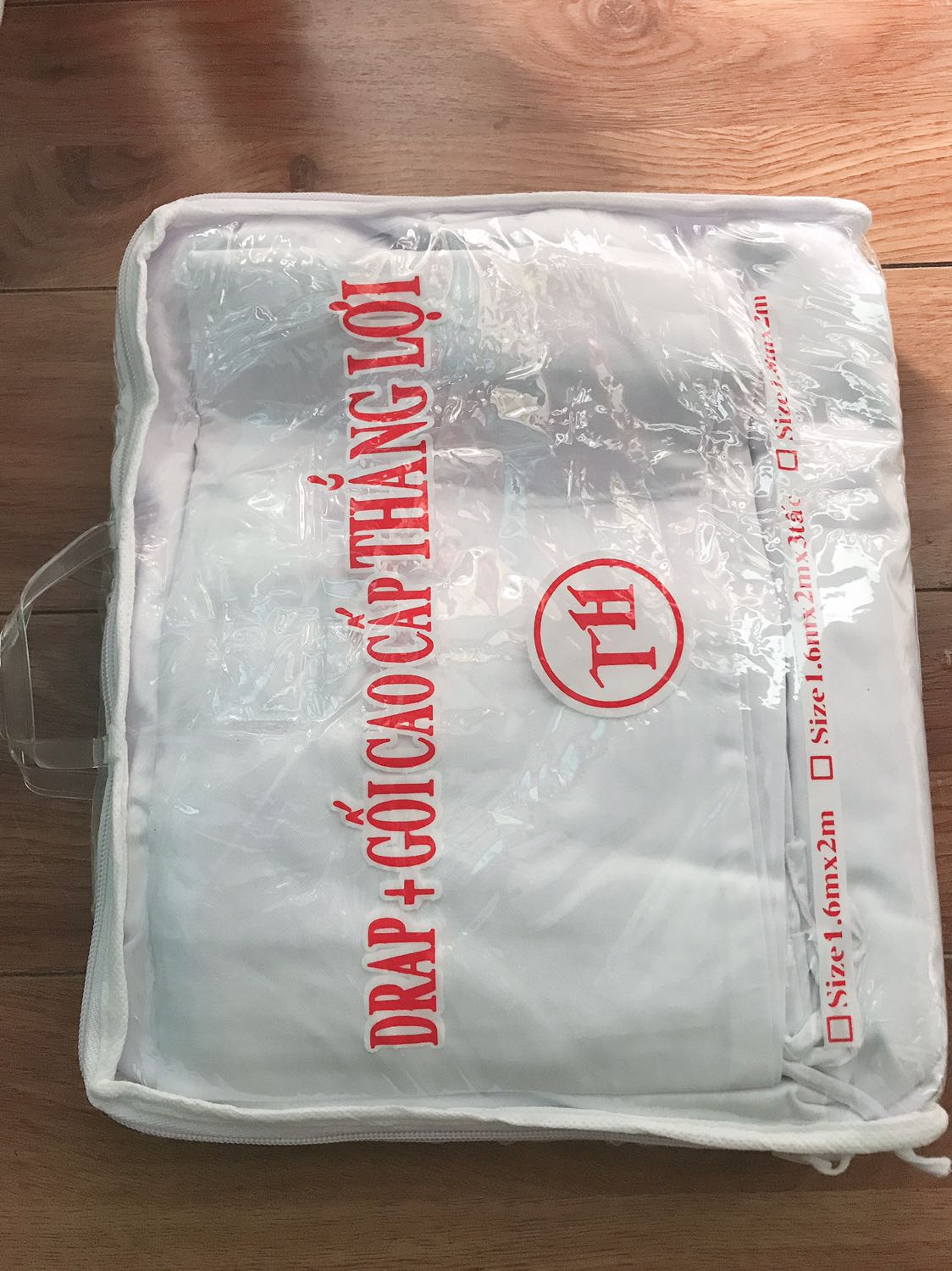 Sản phẩm tốt hơn momg đợi, dầy dặn, may kỹ, có cả bao đựng luôn, mn nên mua nhé