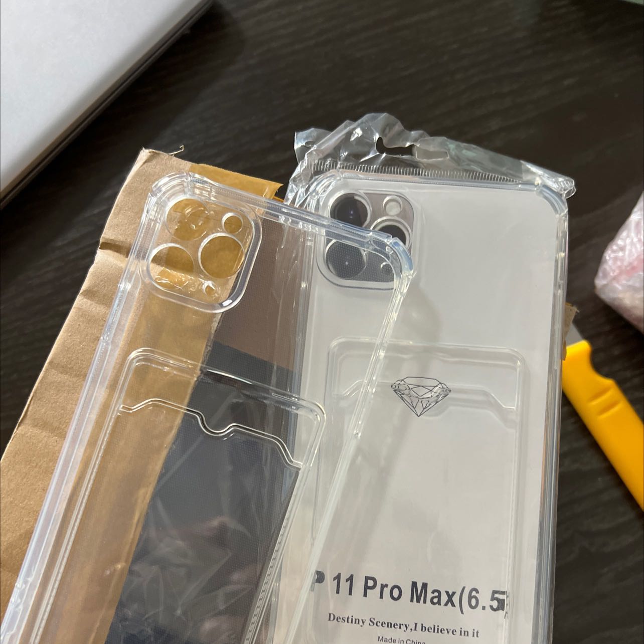 Đặt ốp cho 13 promax lại giao ốp cho 11 promax 
Đề nghị đổi hàng