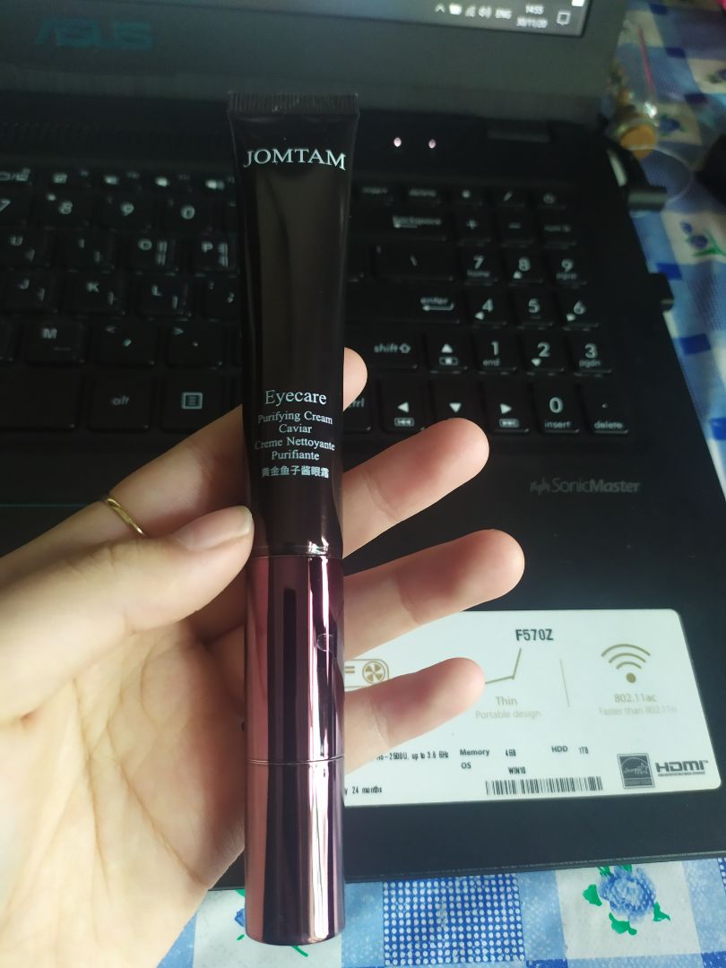 nhìn rất xịn xò, tra ra mã vạch, đóng gói chắc chắn, có điều giao hơi lâu. có hướng dẫn tiếng việt. date xa. ko biết hiệu quả ko thoii nhìn rất xịn xò, tra ra mã vạch, đóng gói chắc chắn, có điều giao hơi lâu. có hướng dẫn tiếng việt. date xa. ko biết hiệu quả ko thoii