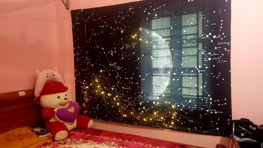 Ưng lắm nhé
vô tình phòng mk có chiếc cửa sổ lên khá hợp với tranh này?