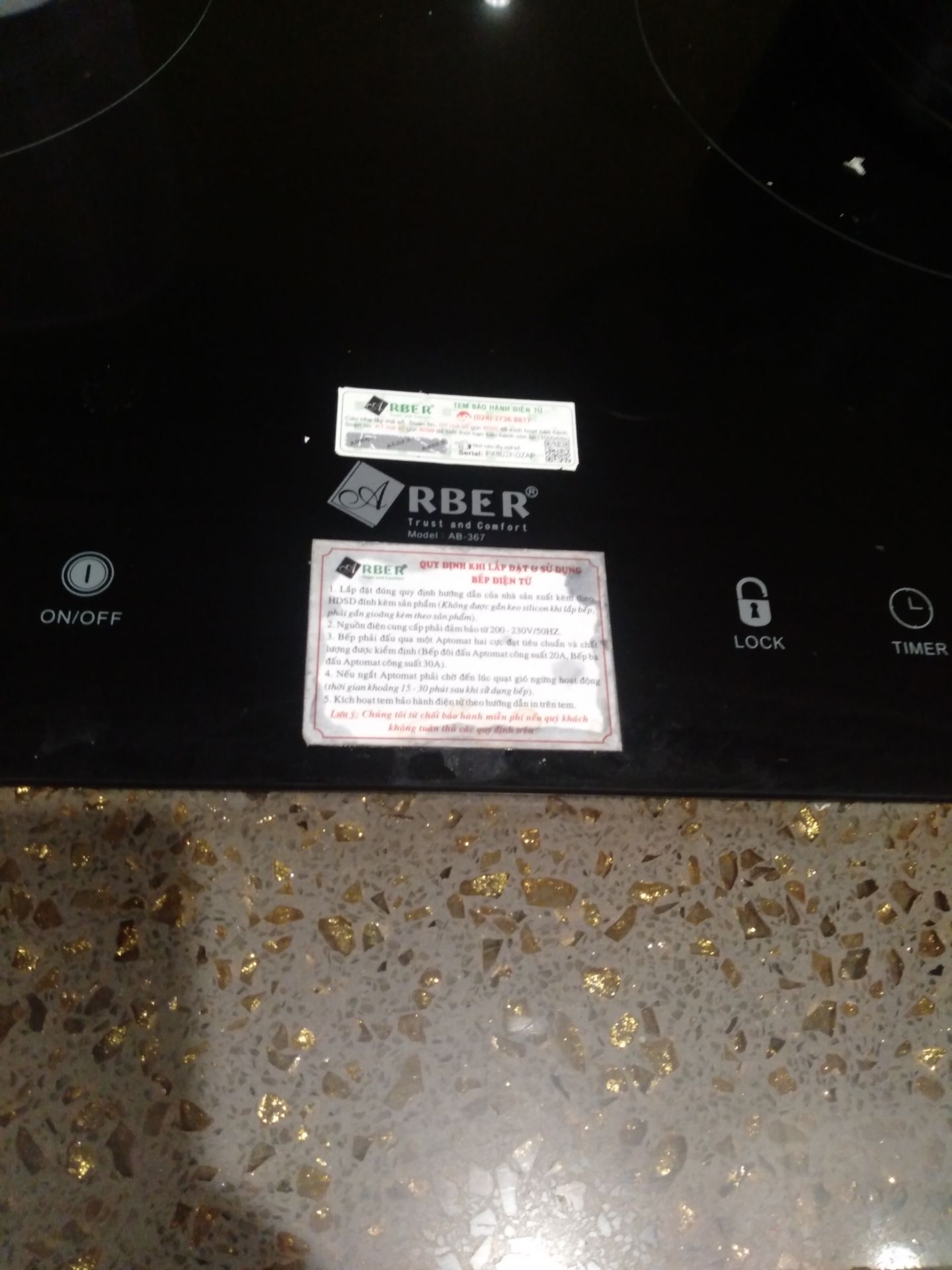 đi kiếm bếp từ trong ngân sách cho phép thì gặp ngay bạn này. đến hiện tại thì xài khá ổn. tưởng đâu mình mình xài ai ngờ qua nhà anh rể thấy ổng cũng mua y chang. tiki giao hàng nhanh.