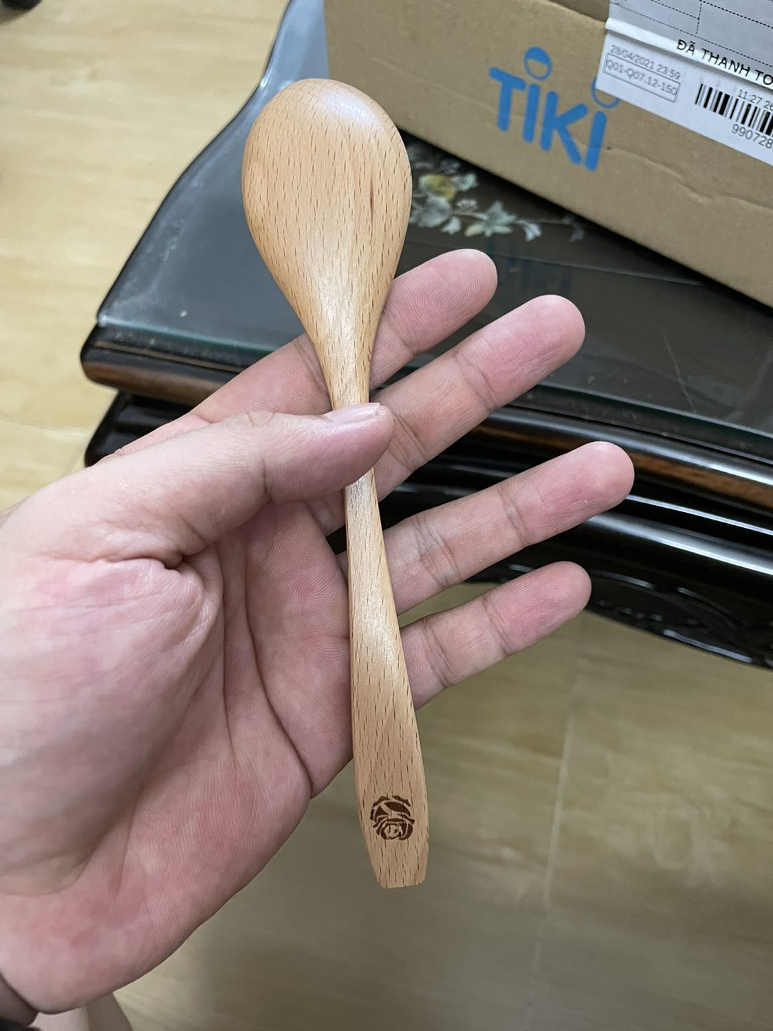 Muỗng khá vừa vặn, hoàn thiện rất sắc sảo như hình mô tả, không có gì để chê, sẽ tiếp tục ủng hộ shop cũng như các sản phẩm gỗ Trường Sơn.
Đóng gói cẩn thận, giao quá nhanh!!!