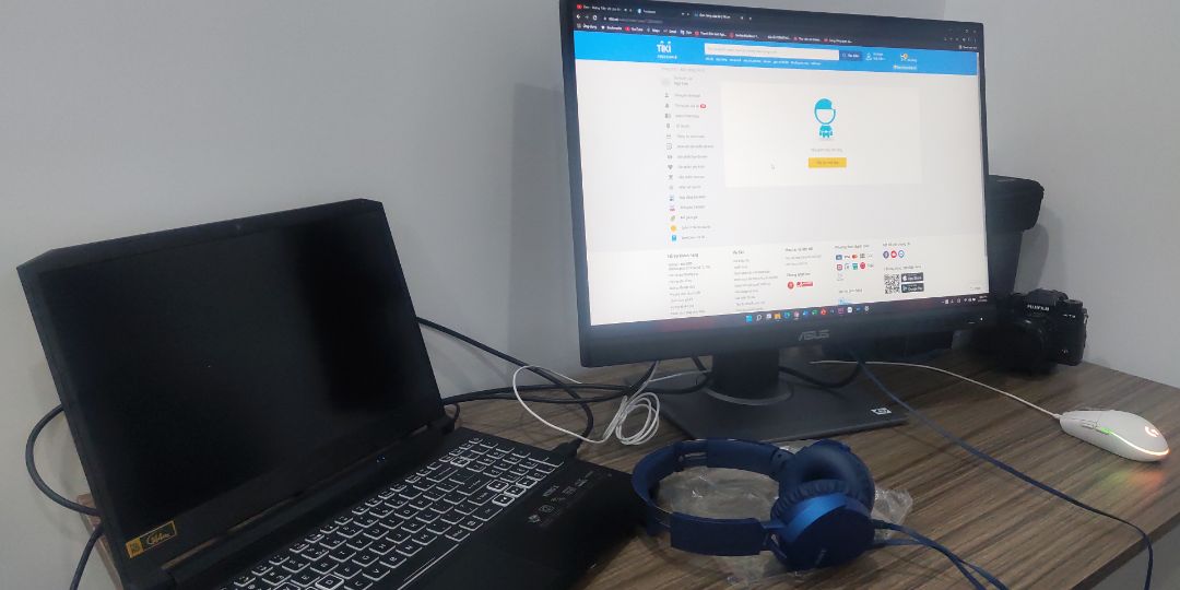 Tiki giao hàng nhanh, màn hình đẹp, có hướng dẫn lắp đặt rõ. 
Tuy nhiên,mình dùng tai nghe cắm vào thì bị lỗi lúc rõ lúc không, giống như mòn bộ tiếp xúc, phải kéo lỏng ra 1 tí. Tiki giao hàng nhanh, màn hình đẹp, có hướng dẫn lắp đặt rõ. 
Tuy nhiên,mình dùng tai nghe cắm vào thì bị lỗi lúc rõ lúc không, giống như mòn bộ tiếp xúc, phải kéo lỏng ra 1 tí.