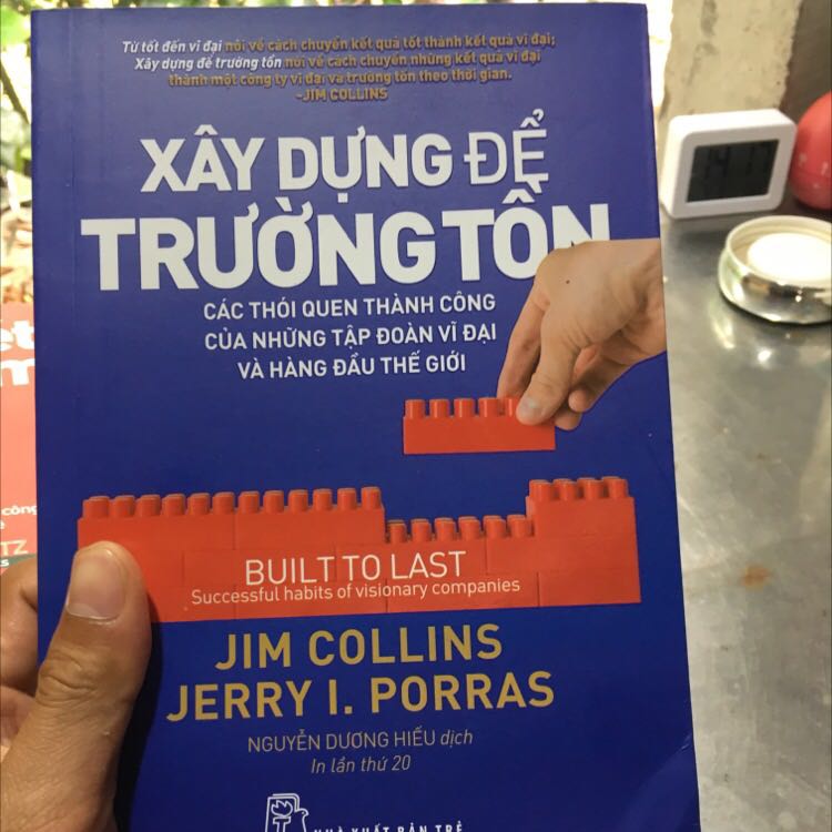 Sách bị biến dạng 
Mong shop xem lại