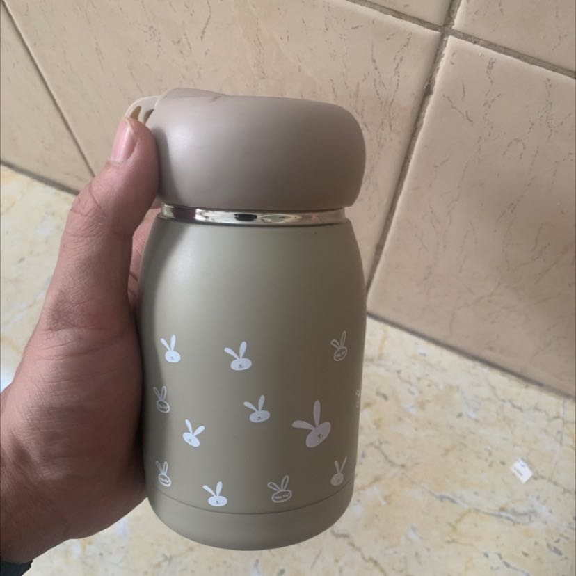 Đẹp , có nhiệt độ tiện lợi , gọn , cầm trên tay thoải mái