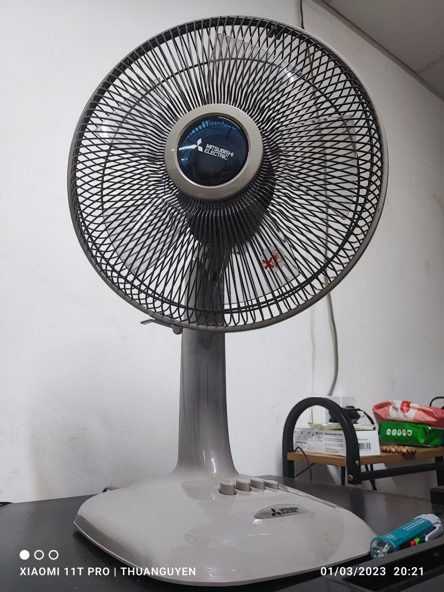 Quạt nhỏ nhưng mạnh. Tốt Quạt nhỏ nhưng mạnh. Tốt