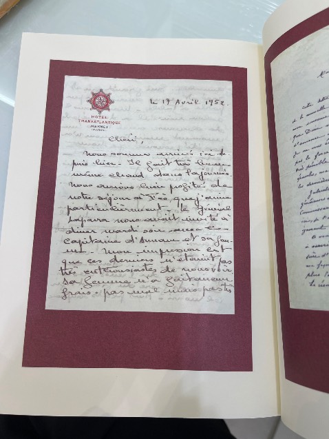 Sách rất mới và gói hàng chỉn chu , mình rất thích cuốn này . Có những bức thư tay của HH Nam Phương dc minh họa rõ nét . 
Cảm ơn Shop đã lắng nghe nhu cầu của mình 
Sẽ ủng hộ tiếp ah