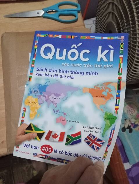 Ổn. Mua cho các bạn tiểu học tìm hiểu về bản đồ thế giới các châu lục và quốc kì