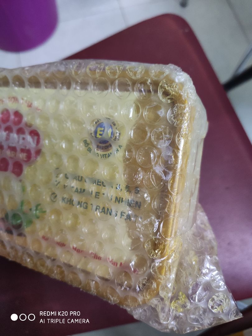 đóng gói quá tệ. hộp caton nát luôn.  bơ chảy choẹt ướt cả cái hộp  là biết bnhiu bơ chảy ra.