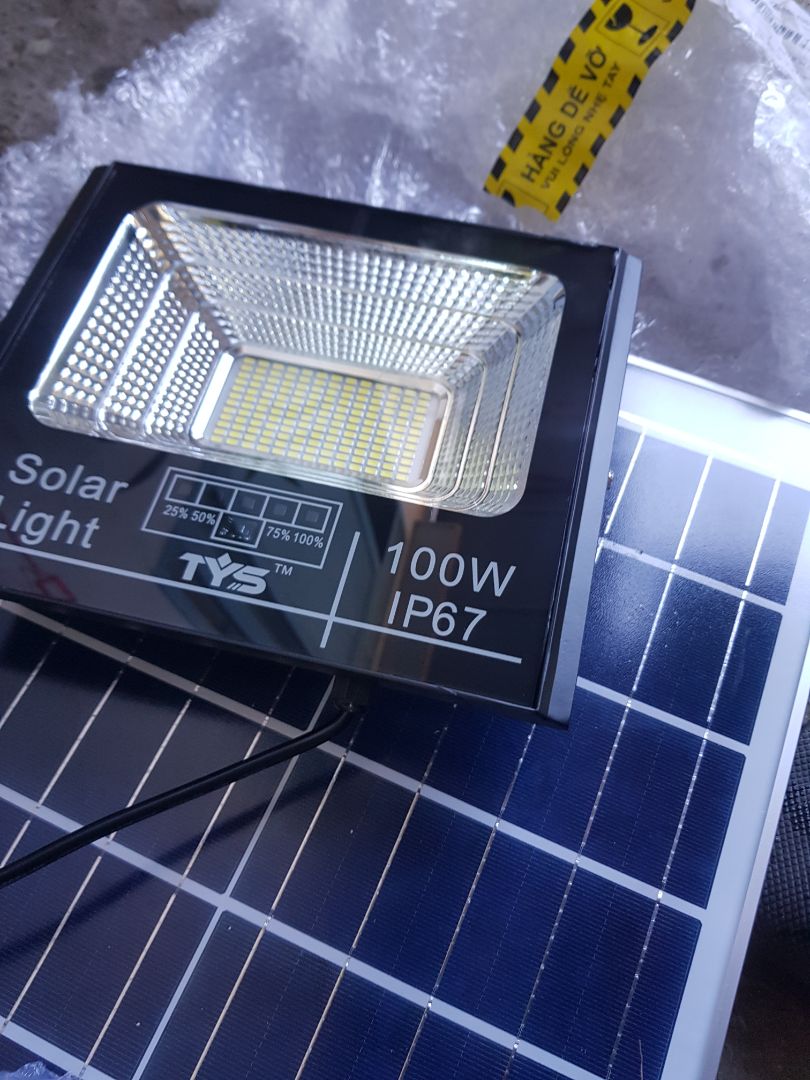 đóng gói kỹ,giao hàng nhanh..đèn ổn cho tầm 20-30m2, lâu dài thì chưa biết thế nào