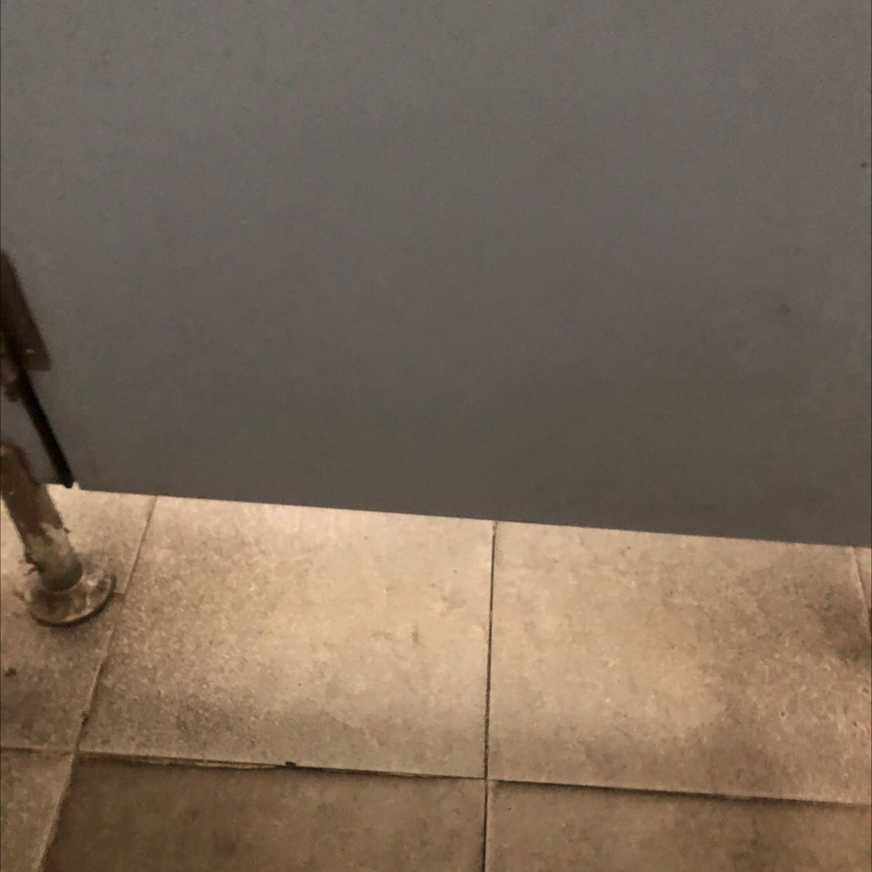 Vòi đẹp hình thức nhưng khoá hết cỡ rồi vẫn rỉ nước dùng 1 thời gian ngắn phải bỏ