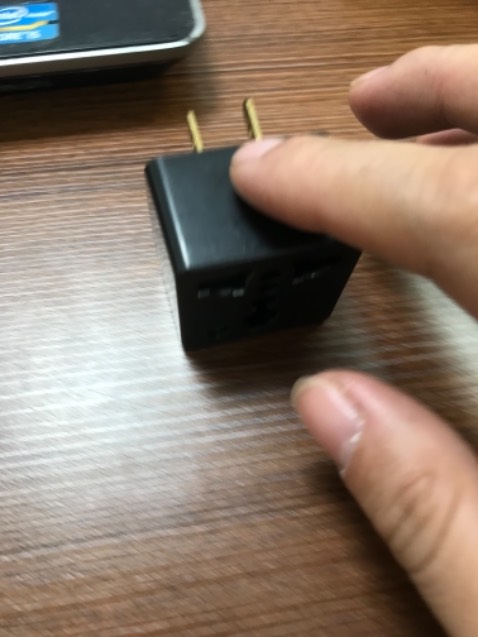 Giao hàng hok đúng. Đặt ổ cắm 3 hướng mà giao ổ cắm 1 hướng mà 3 chẩu. Cho 3* để nhà bán hàng rút kinh nghiệm vì mất thời gian của cả 2. Đang rất cần mà khi nhận hàng lại sai rất bực mình