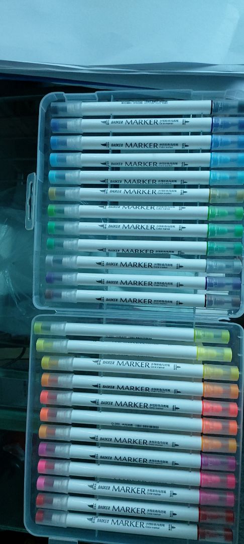 màu đẹp, 2  đầu 2 kiểu ngòi như hình, mình thấy sp đạt yêu cầu.