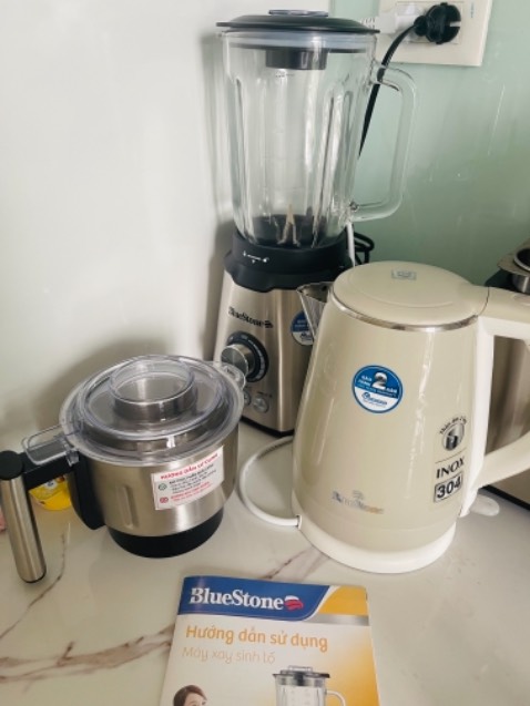 Thích sp của Bluestone lắm. Tháng 1/2013 được tặng quà cưới dùng tới hqua vô tình làm rơi cái cối xay vỡ mới mua mới. Chứ không là dùng vẫn ngon lành.
Ship rất nhanh, nhận hàng *** ưng ý . Cám ơn shop nhé.