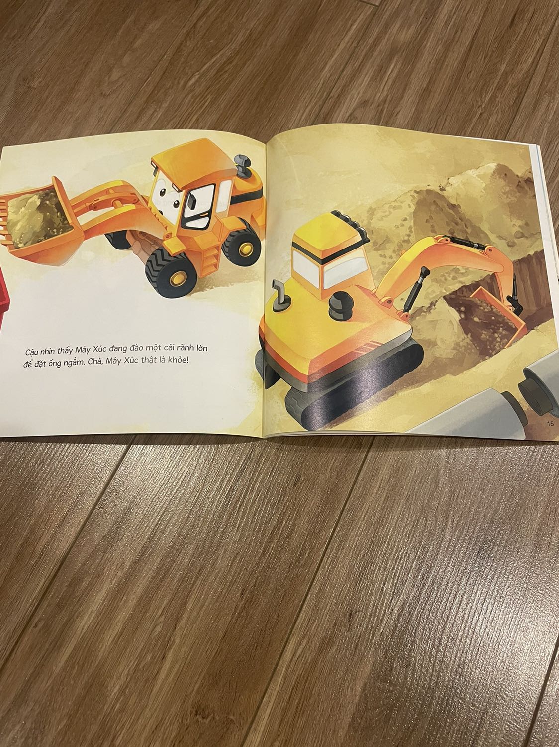 Hình vẽ và màu sắc rất đẹp, lời dẫn ngắn gọn xúc tích. Mình thấy rất phù hợp cho bé nhà mình (2 tuổi).