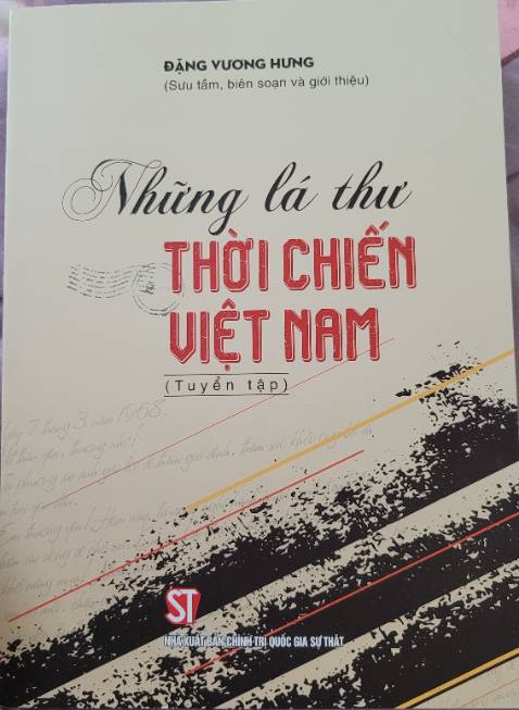 Sách rất hay, đóng gói ok, ship đúng giờ. 
Nên đọc để có thể hiểu lịch sử một cách gần nhất