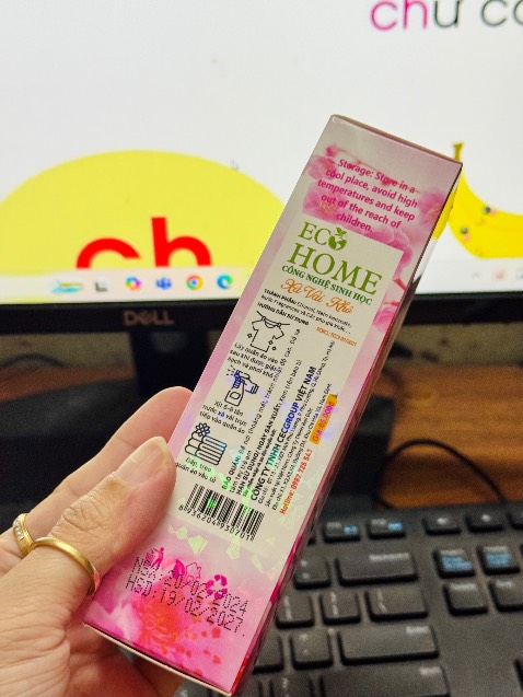 Màu Hồng này hương có vẻ đậm hơn màu đỏ mình đã mua. Cho những ai nhiều mồ hôi, hoặc nặng mùi mô hôi thì chọn nhé. Có tem mác đầy đủ, gói hàng kỹ, hộp ko bị móp méo gì nha. Giá rẻ mà dc xài chai 100ml quá hời