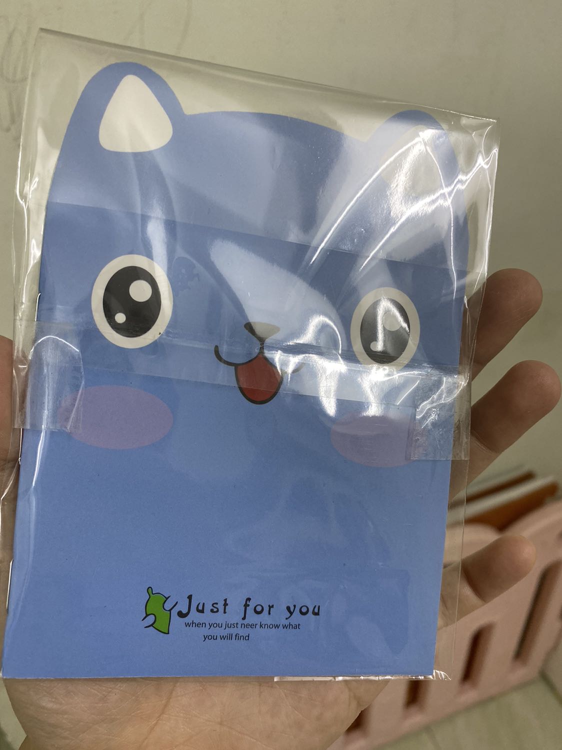 Thảm xốp đẹp, có viền xung quanh. Được quà tặng của shop nữa ^^