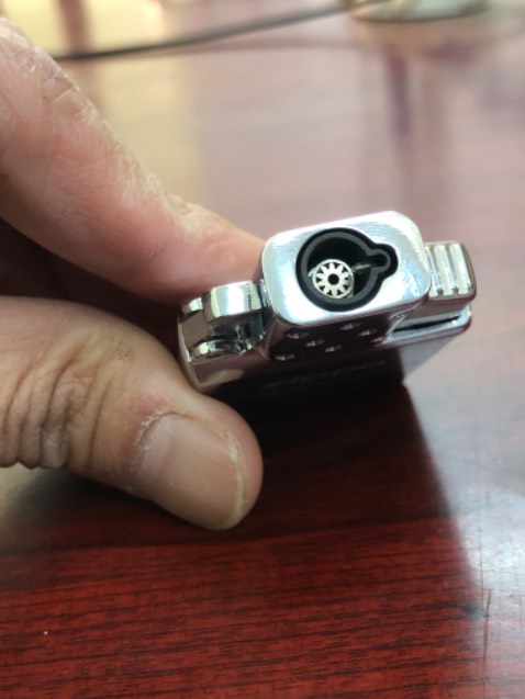 Hàng không giống như quảng cáo, đặt mua hàng chính hãng mà chuyển về hàng CHINA.