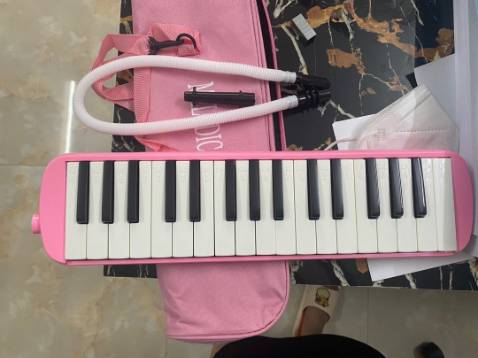 Đàn màu đẹp,cưng xĩu luôn, chất lượng thổi thì oke, rất đáng mua