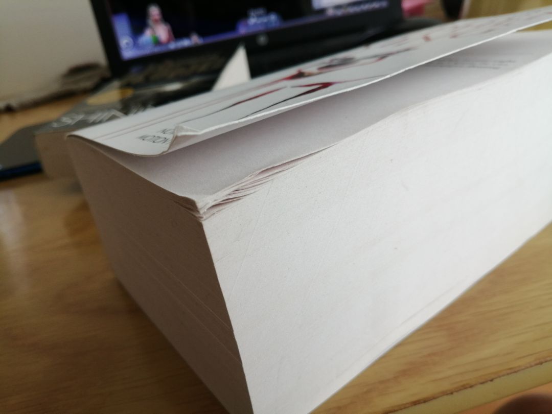 Gói hàng rất kém, sách mua mới mà như sách cũ. Bìa nát hết cả.