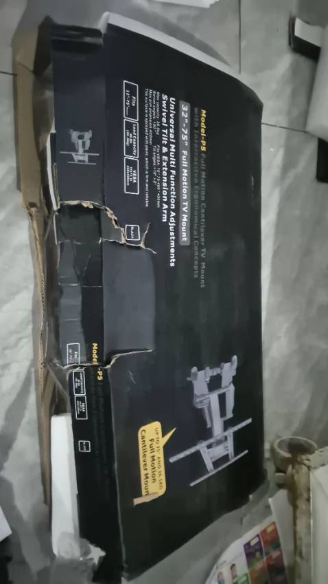 Giao hàng k đúng còn bị rách