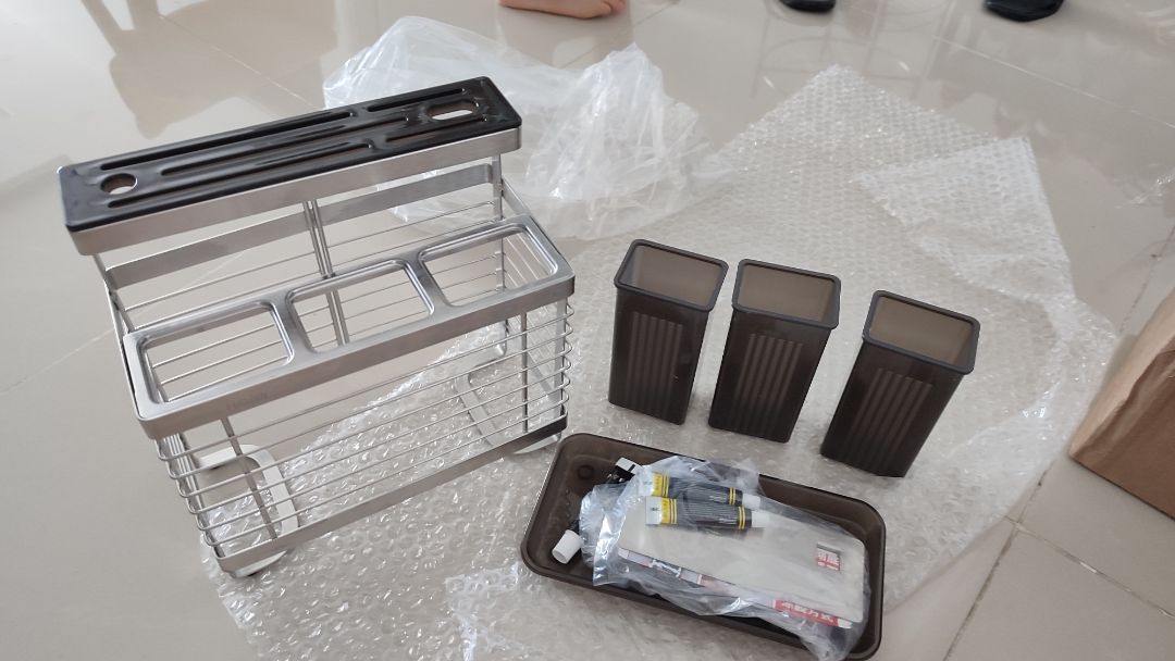 chất lượng tạm ổn. Độ hoàn thiện mức khá. Có 1 số vị trí inox bị xước. Đánh giá 5*, để cửa hàng hoàn thiện sp tốt hơn