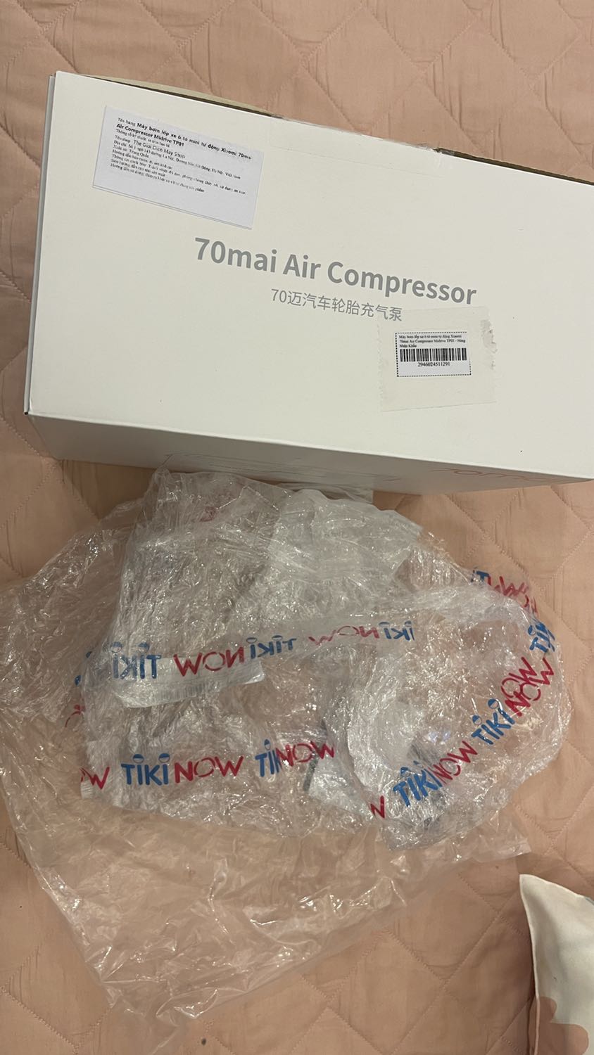 Tôi nhận hàng đã bị xước bề mặt của sản phẩm như hình. Ko rõ hình thức đổi trả thế nào vậy?