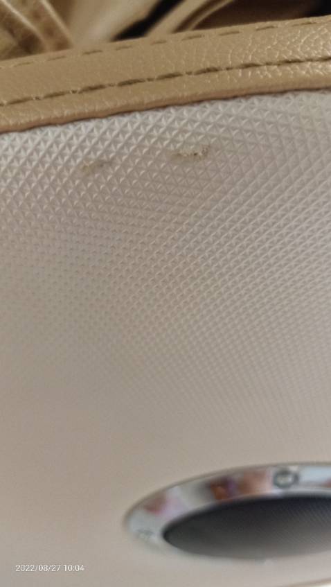 Mình mua mẫu T8 lực massage hơi mạnh không phù hợp và có lỗi rách nhỏ có phản ánh với shop. Shop có liên hệ mình xin được đổi sang mẫu T9 êm hơn và màu đen đúng ý mình. Shop đổi siêu nhanh luôn, mình ở Bình Thuận đồng ý đổi sáng ngày 30 đến tối ngày 31 là nhận được ghế mới 😊. Cảm ơn shop đã tư vấn và hỗ trợ nhiệt tình ạ ❤️