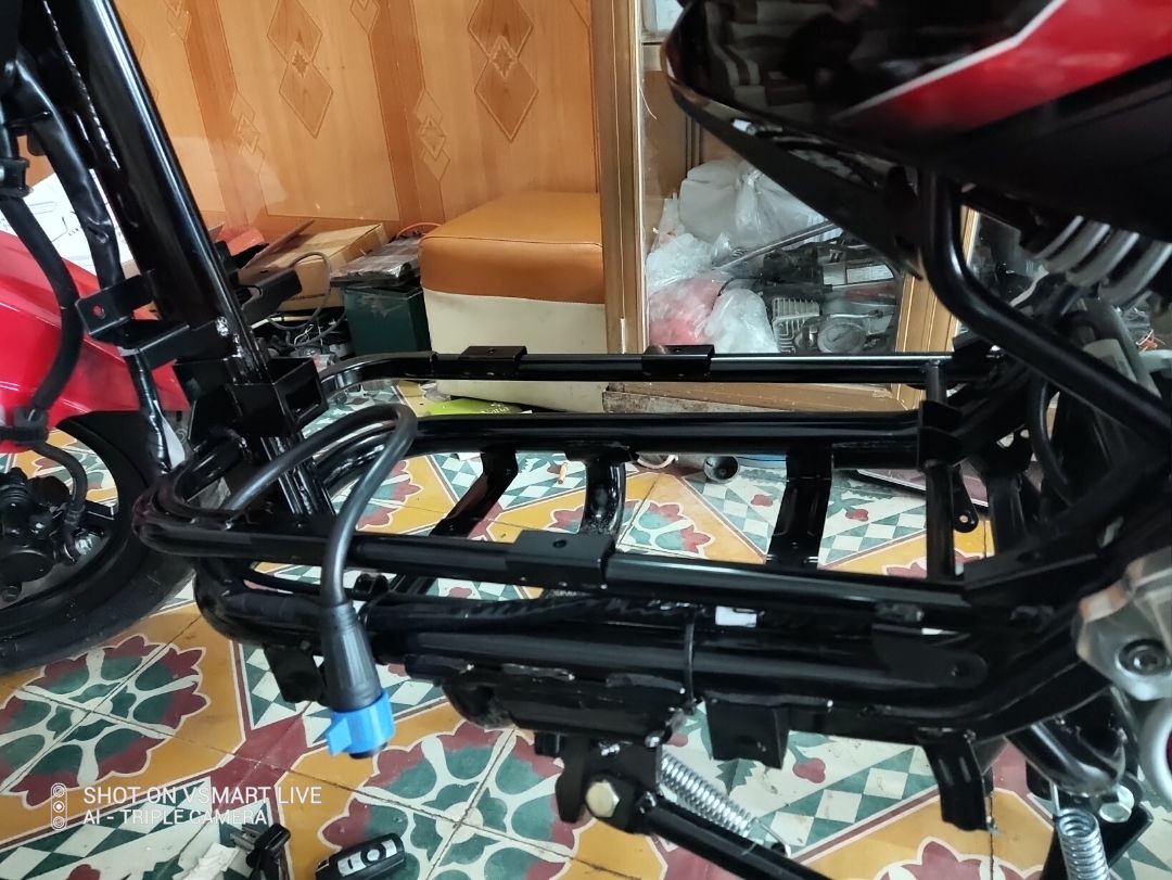 Xe chất lượng tốt. Mua đợt khuyến mại được giá rẻ. Khung sườn, đồ nhựa, pin sạc rất ok. Đèn sáng. Leo dốc khoẻ. Đi được 50-70km một lần sạc. Khuyên mọi người nên mua xe này. Đừng mua xe tàu làm gì phí tiền.