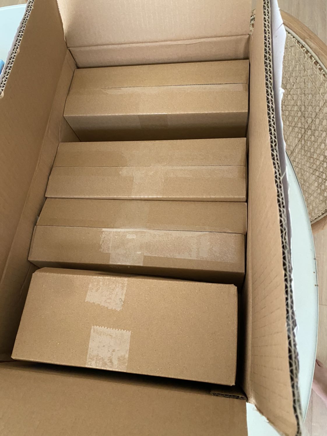 Don nay Shop bọc sản phẩm cẩn thận. Tuỳ đơn ít nhiều mà nhận đóng gói khác nhau, có đơn thì ko chia hộp riêng ntn