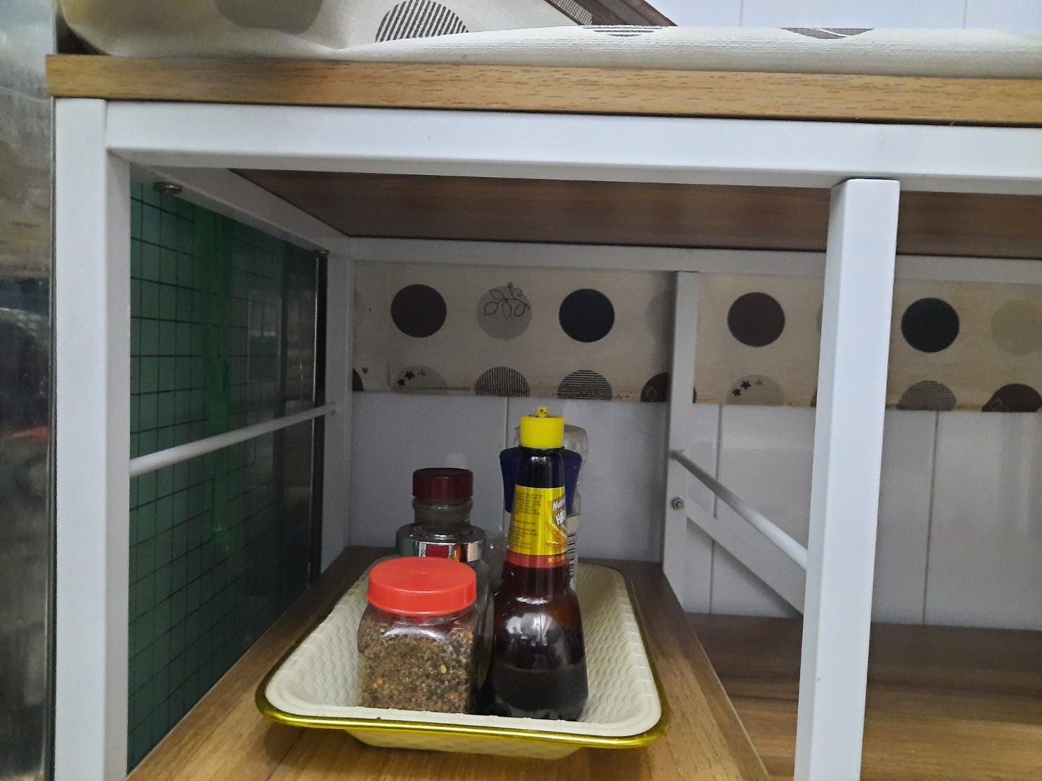 Giao hàng nhanh hơn dự kiến, có điện thoại hỏi trước khi đến. Mình đánh giá cao điều này. Có hỗ trợ lắp ráp. Thanh sắt hơi tróc sơn vài chỗ nhỏ không đáng kể. Ráp vào khá sát, khiêng nặng tay. Hy vọng dùng bền.