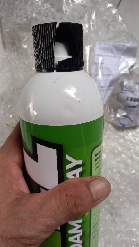 - sản phẩm giao đến khác với hình demo bán hành (không có nắp ngoài)
- đóng gói quá tệ, chỉ quấn 1 lớp bọc bên ngoài.
- vận chuyển quá tệ vì làm rơi vỡ nắp, móp đầu bình.