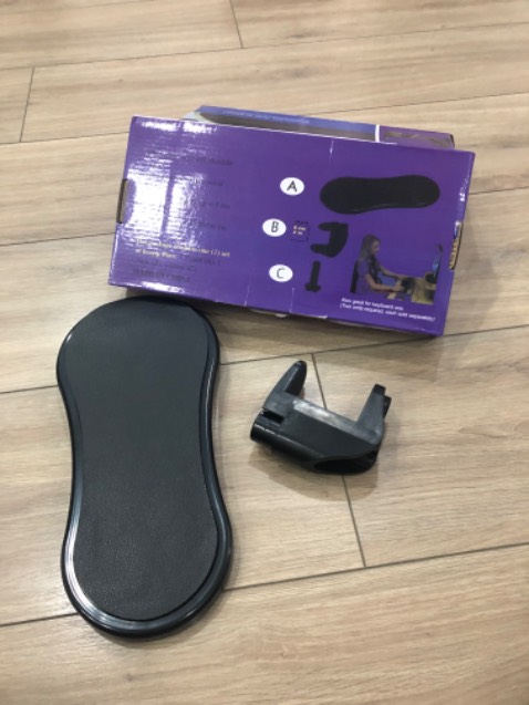 Đề nghị đổi hàng có đủ ốc vít bắt vào bàn mới dùng được