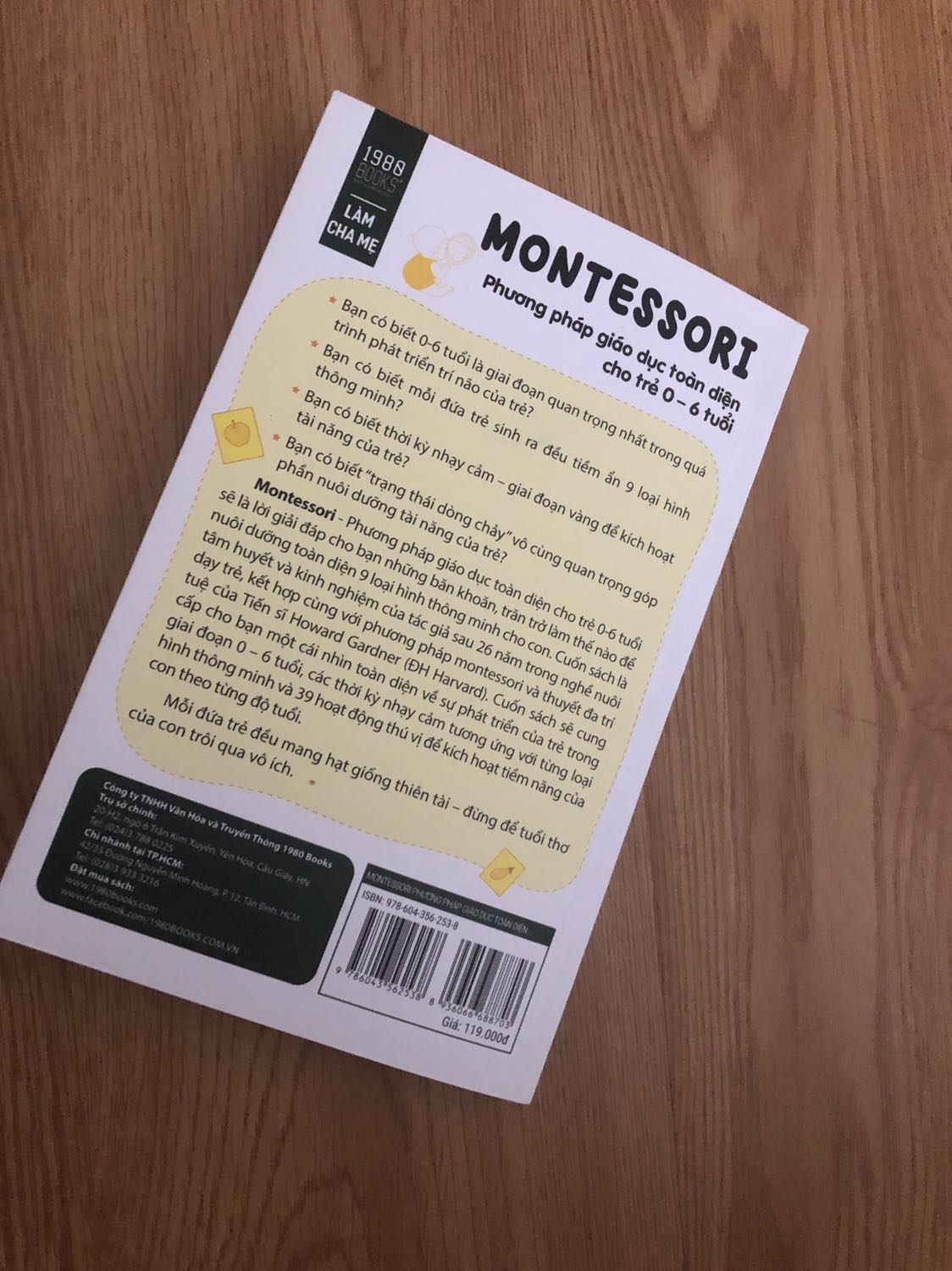 Sách hay, dễ hiểu, phù hợp với những người có mong muốn tìm hiểu và khám phá tâm lý, trí tuệ trẻ thơ. Sách vẫn còn một số lỗi chính tả ("mầm non" in là "mần non"), hy vọng lần tái bản sau sẽ sửa hết những lỗi này.