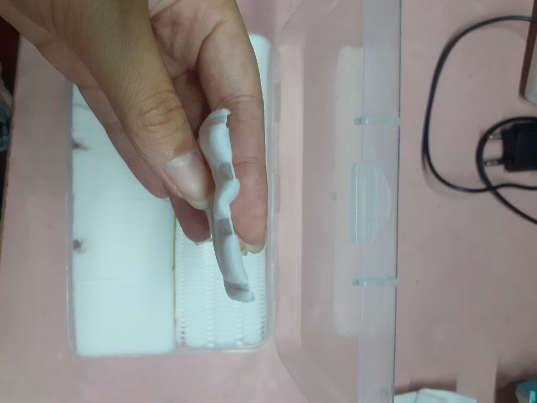 Giao hàng nhanh cực kỳ mng à. shop gói hàng cũng kĩ. Sản phẩm giống mẫu. Bông khá mỏng để chấm toner ổn, miếng bông dày để tẩy trang ok. phù hợp với giá tiền. đáng mua