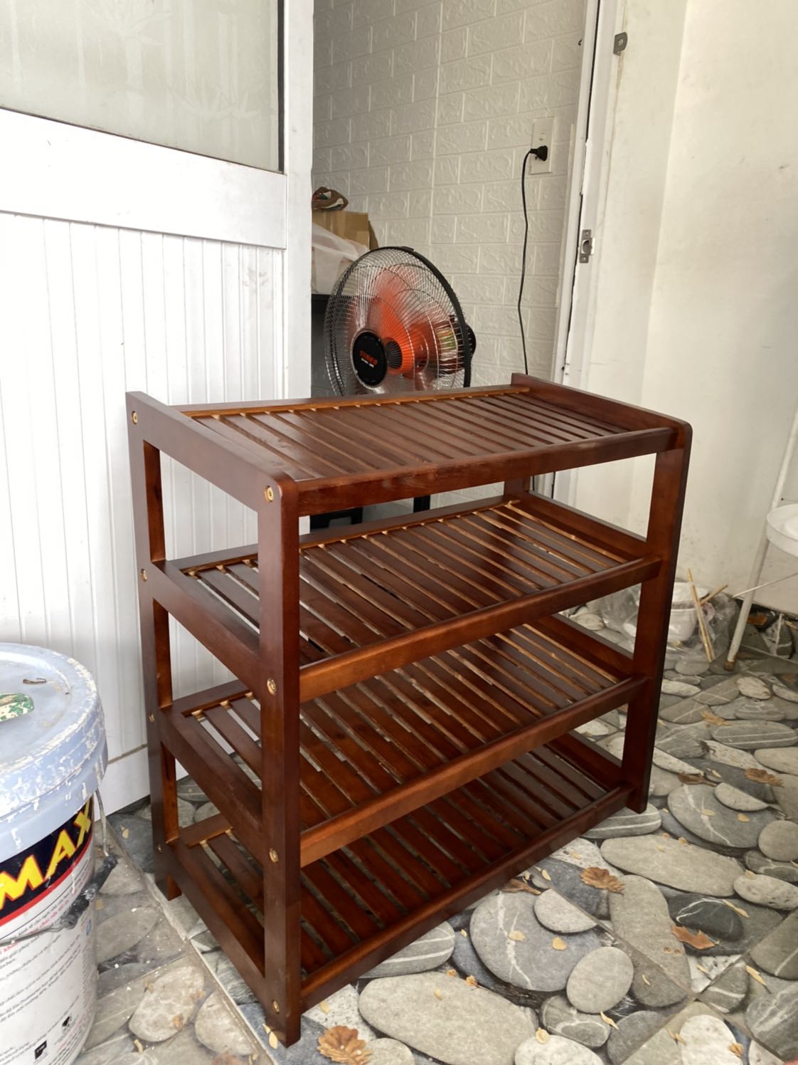 Hài lòng vs giá tiền. Khá chắc chắn. Có đồ vặn ốc lun nhen. Hài lòng vs giá tiền. Khá chắc chắn. Có đồ vặn ốc lun nhen.