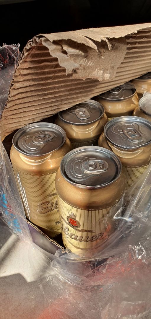 giao bia móp méo thế này, bị lủng chảy nước. hết biết nói sao?!! giao bia móp méo thế này, bị lủng chảy nước. hết biết nói sao?!!