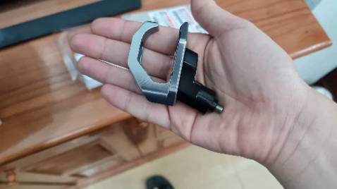 Sản phẩm tốt, màu này là màu xám chứ không phải bạc, với lại sản phẩm giá hơi cao, mình có mã giảm 80k vẫn thấy hơi đắt.