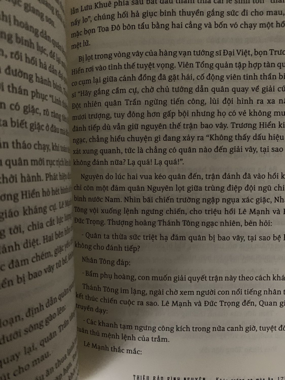 Bìa k có gập nên dễ quăn. Giấy trắng, cầm nặng tay, nội dung ổn. Giao nhanh giá tốt