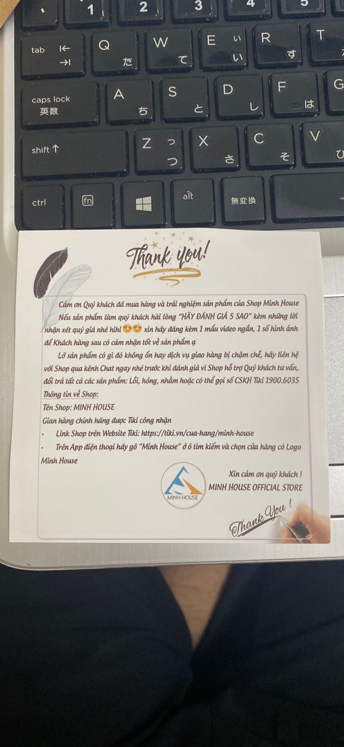 Giao hàng khá nhanh trong giai đoạn dịch. Trong hộp còn có thư cảm ơn từ shop nữa.
Kiếm được giảm giá bên sp này khá rẻ