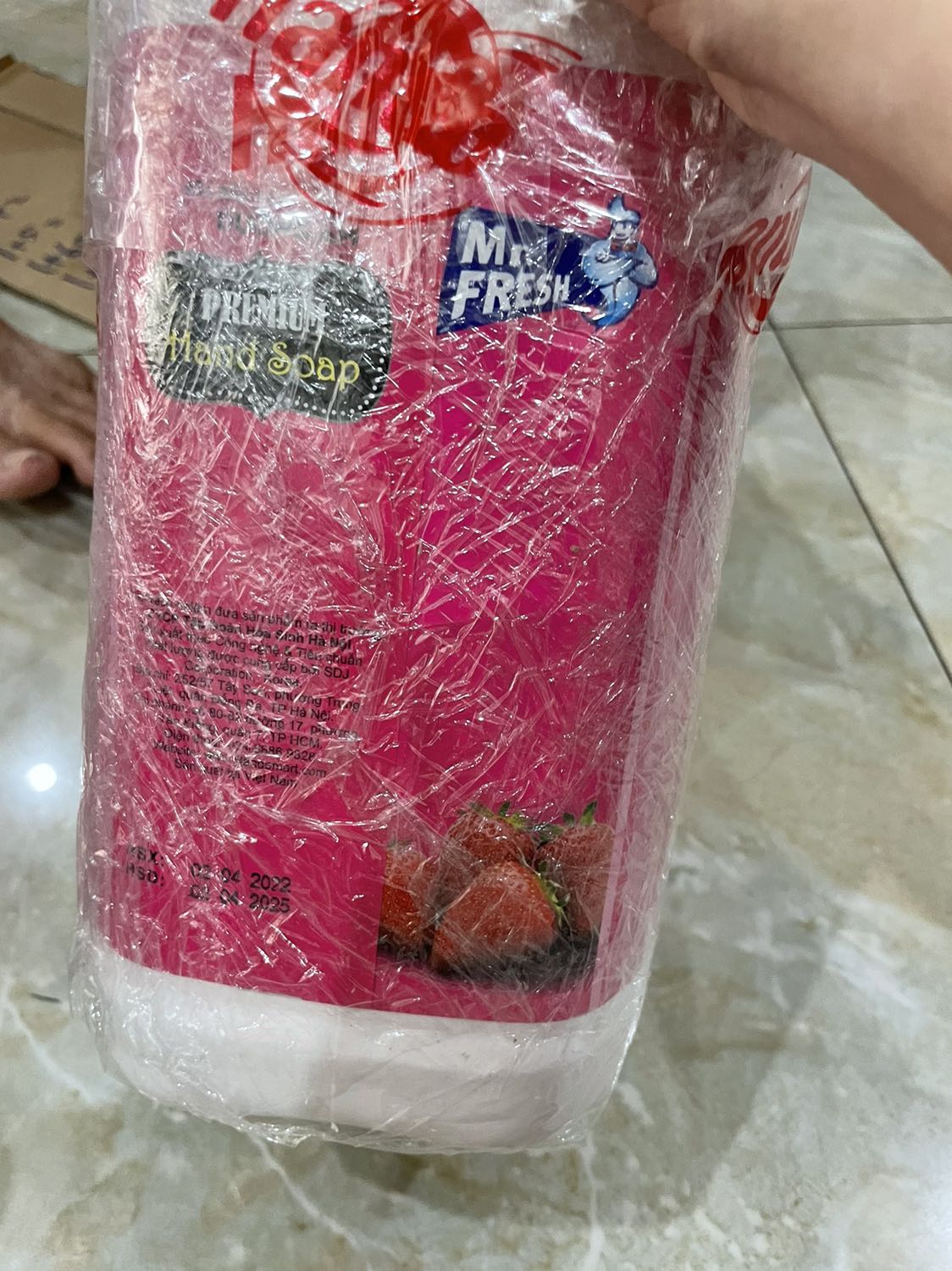 Mùi khá thơm mua lâu rồi quên chưa đánh giá, hihi, xài tốt, giá tiết kiệm, ban đầu shop giao nhầm nên liên hệ shop đổi lại hàng đúng, tiki giải quyết nhanh chóng