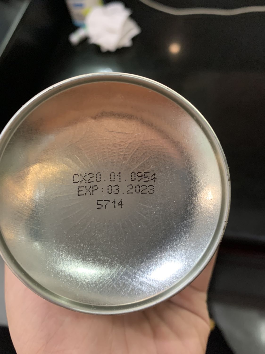 Sản phẩm tốt, đóng gói đẹp nhưng mới mua mà chai này đã hết 2/3 HSD rồi. Thất vọng vì shop gửi cho hàng đã sản xuất từ 2 năm trước.